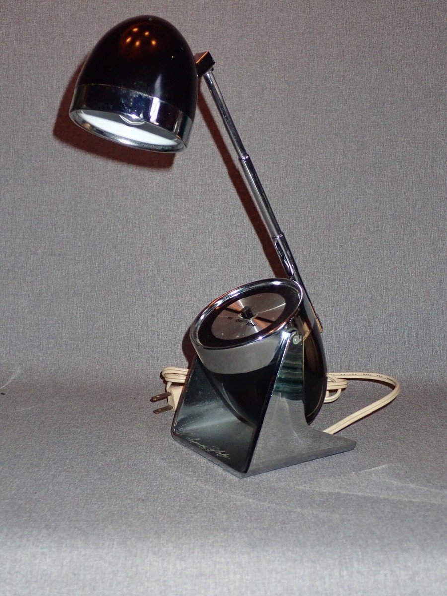Vintage Hamilton Industries Telescoping Bullet Desk Lamp Model 60