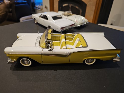 1957 Ford Fairlane Skyliner Diecast Car by Sun Star 1:18 | eBay