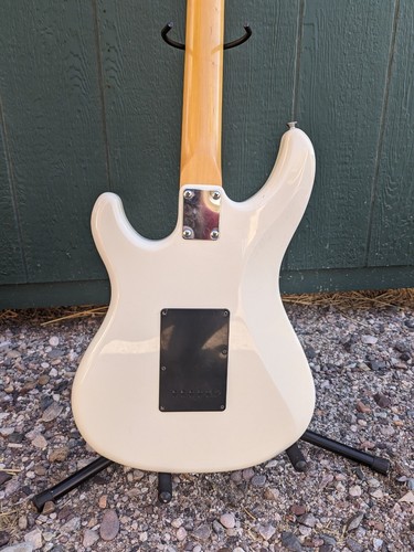 Yamaha Se203 Black/Cream White Strat Style Electric Guitar