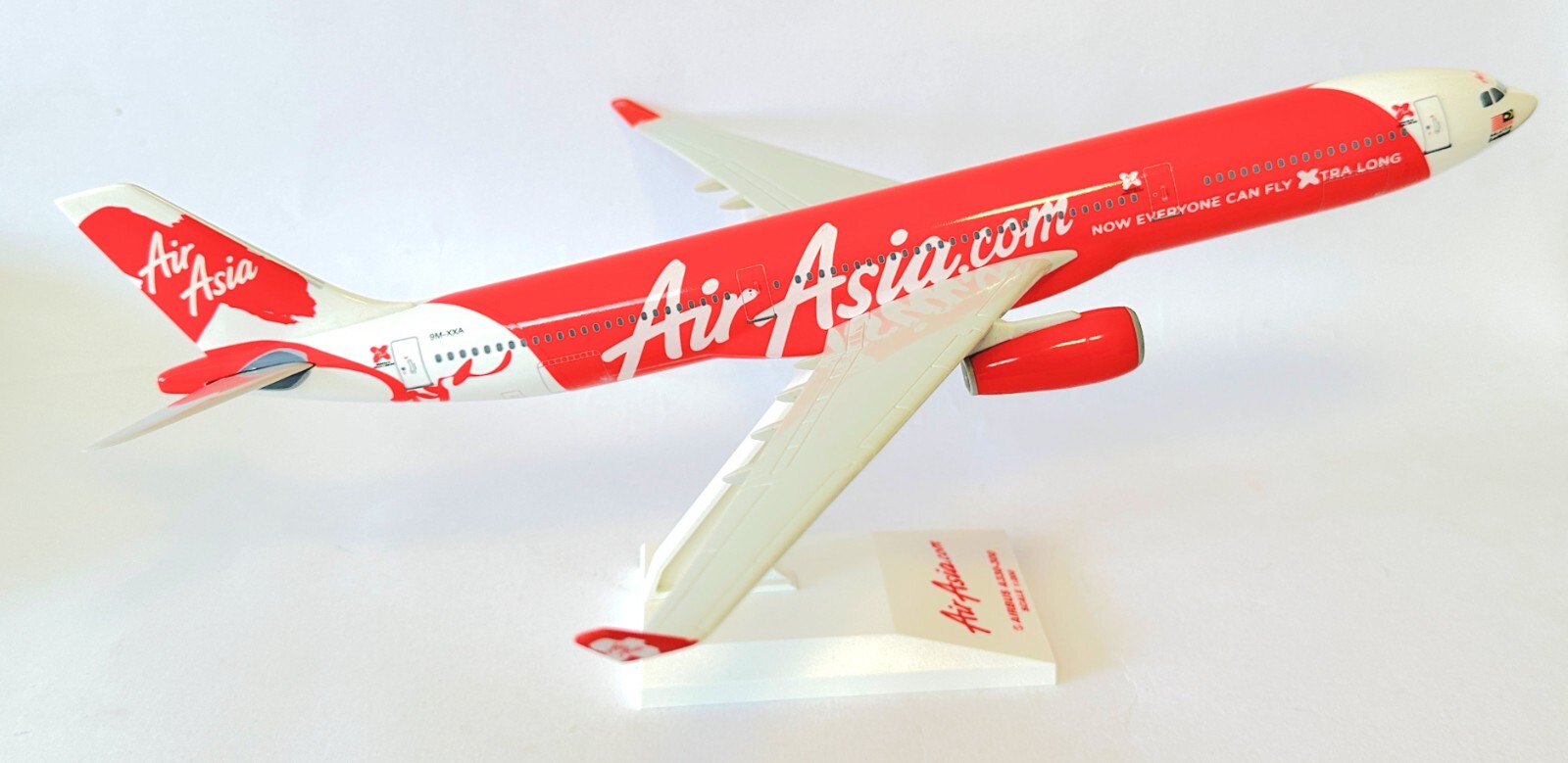 Airbus A330-300 Air Asia X Premium Skymarks Collectors Model Scale