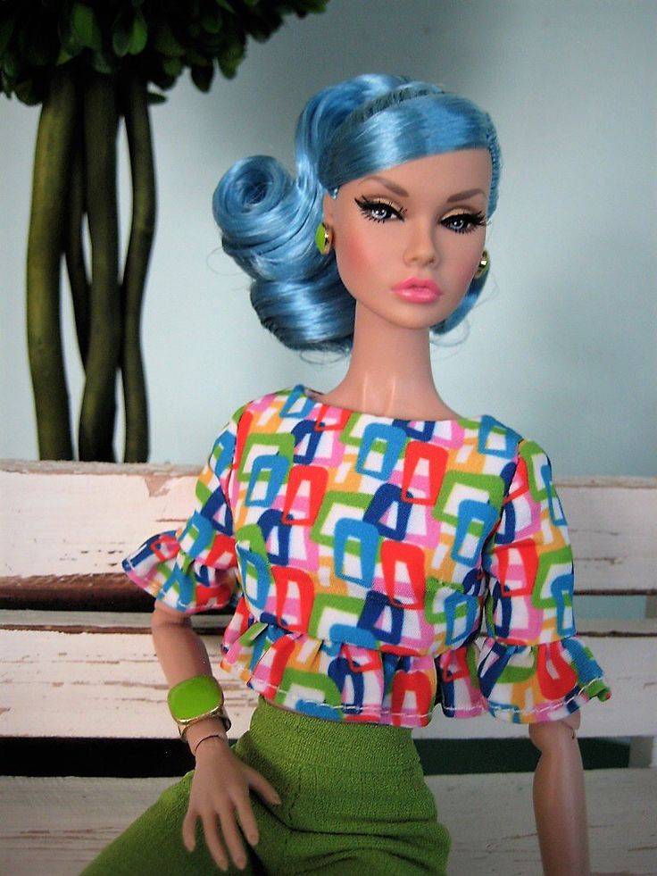Looks a Plenty Poppy Parker (Blue hair)