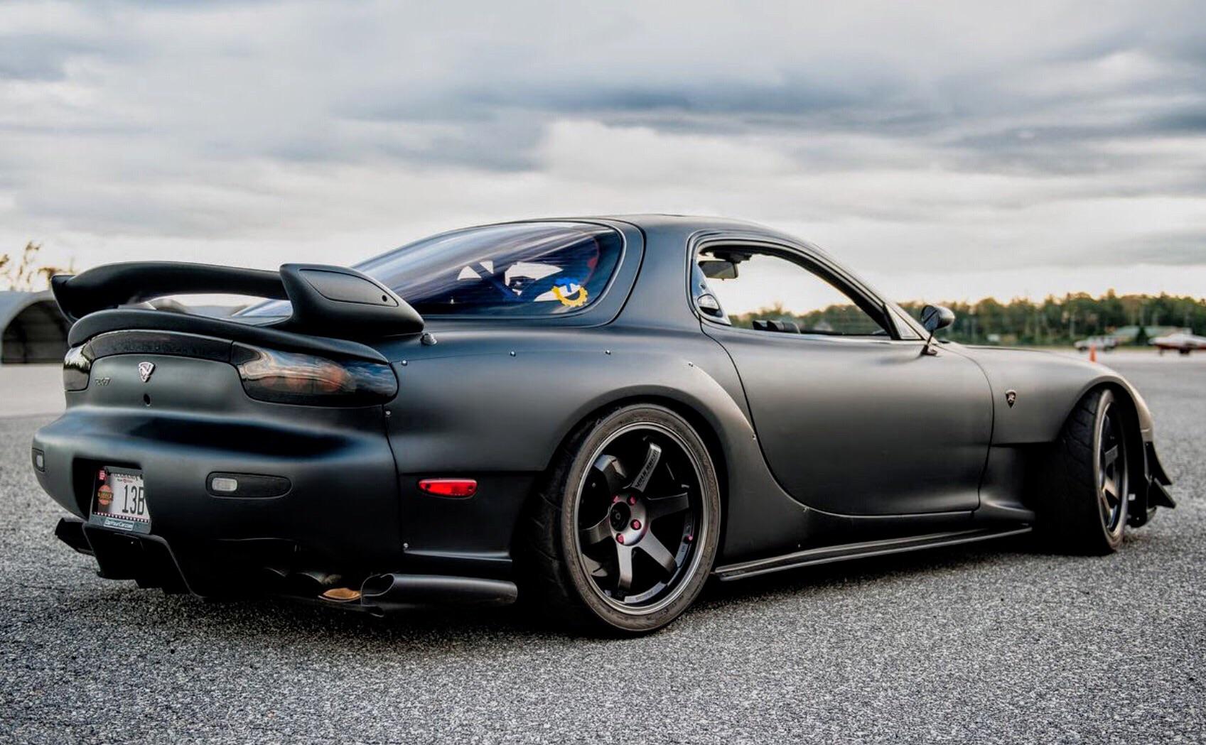 サテンブラックのRX-7 : r/carporn