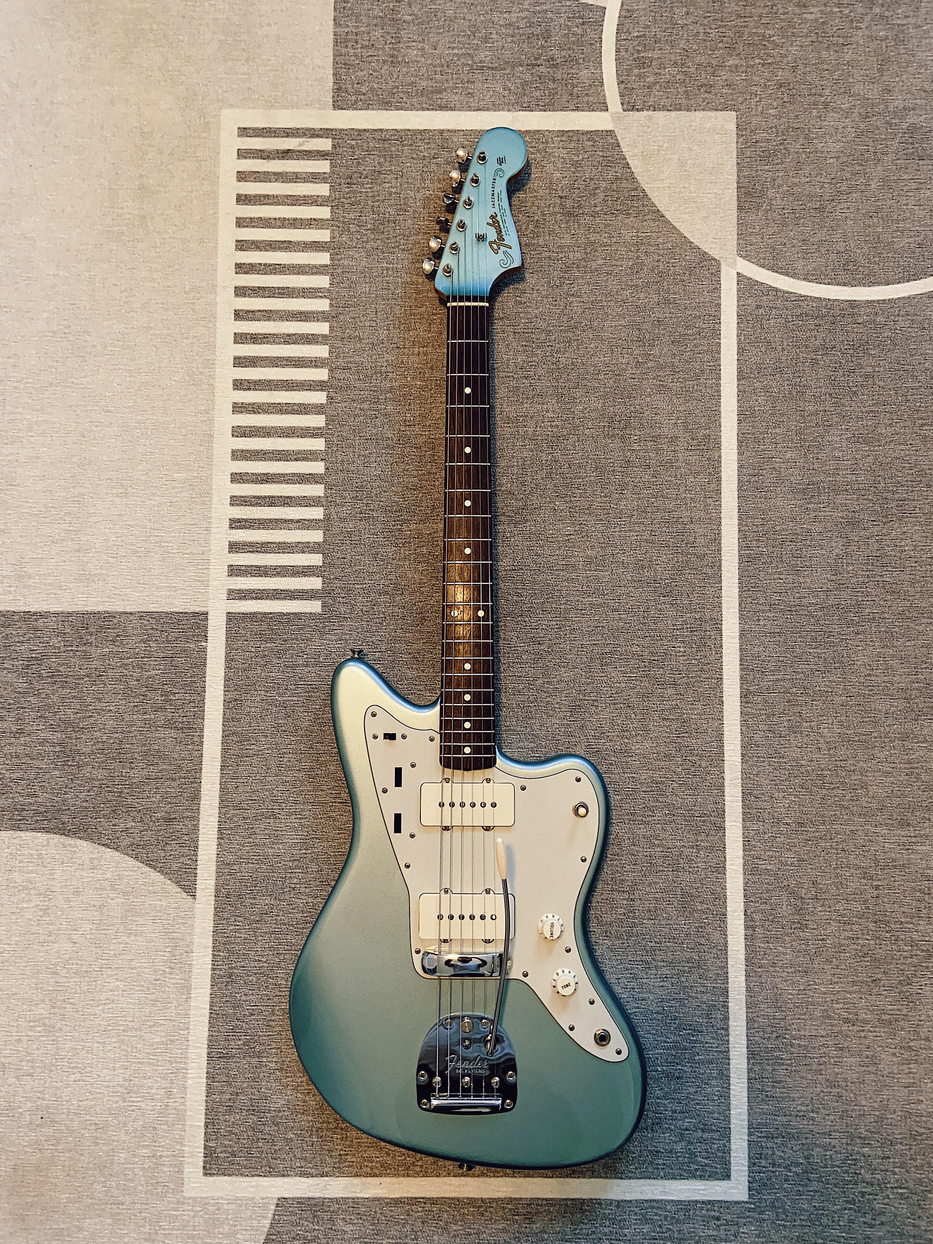 NGD: Fender AVRI '62 Jazzmaster in Ice Blue Metallic : r/offset
