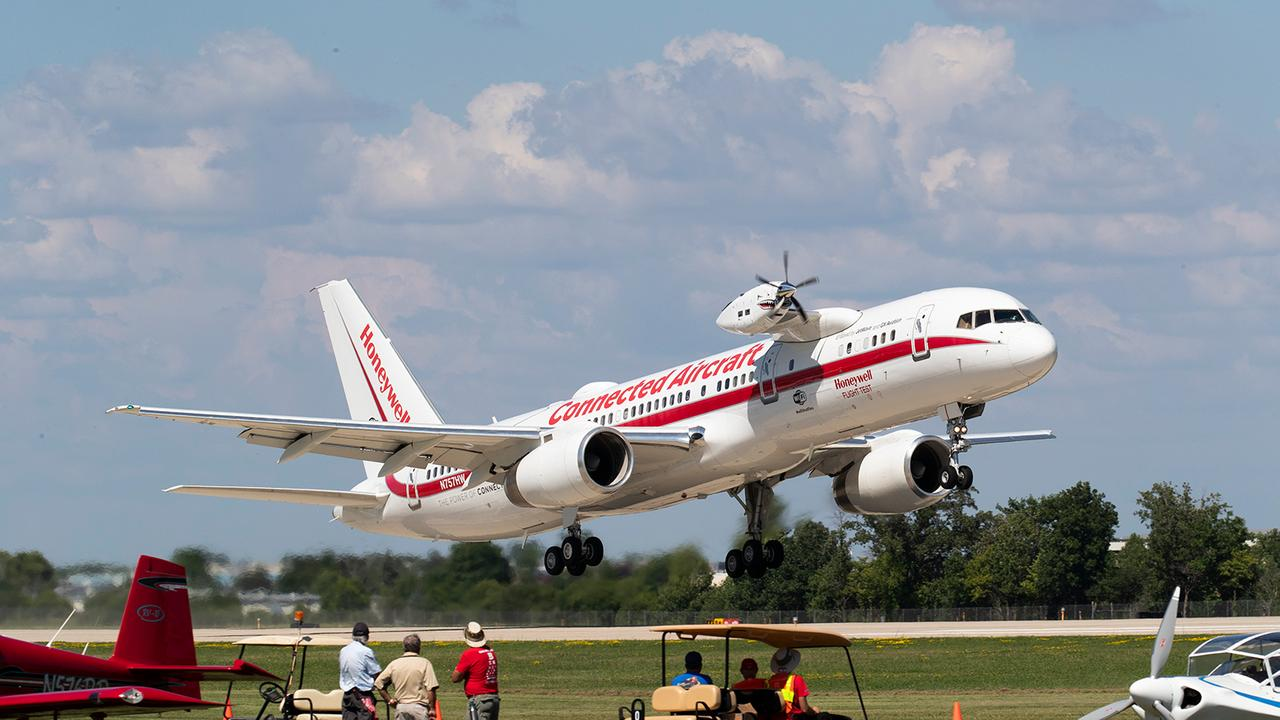 A B757 operated by Honeywell Aerospace as a test bed. The pylon