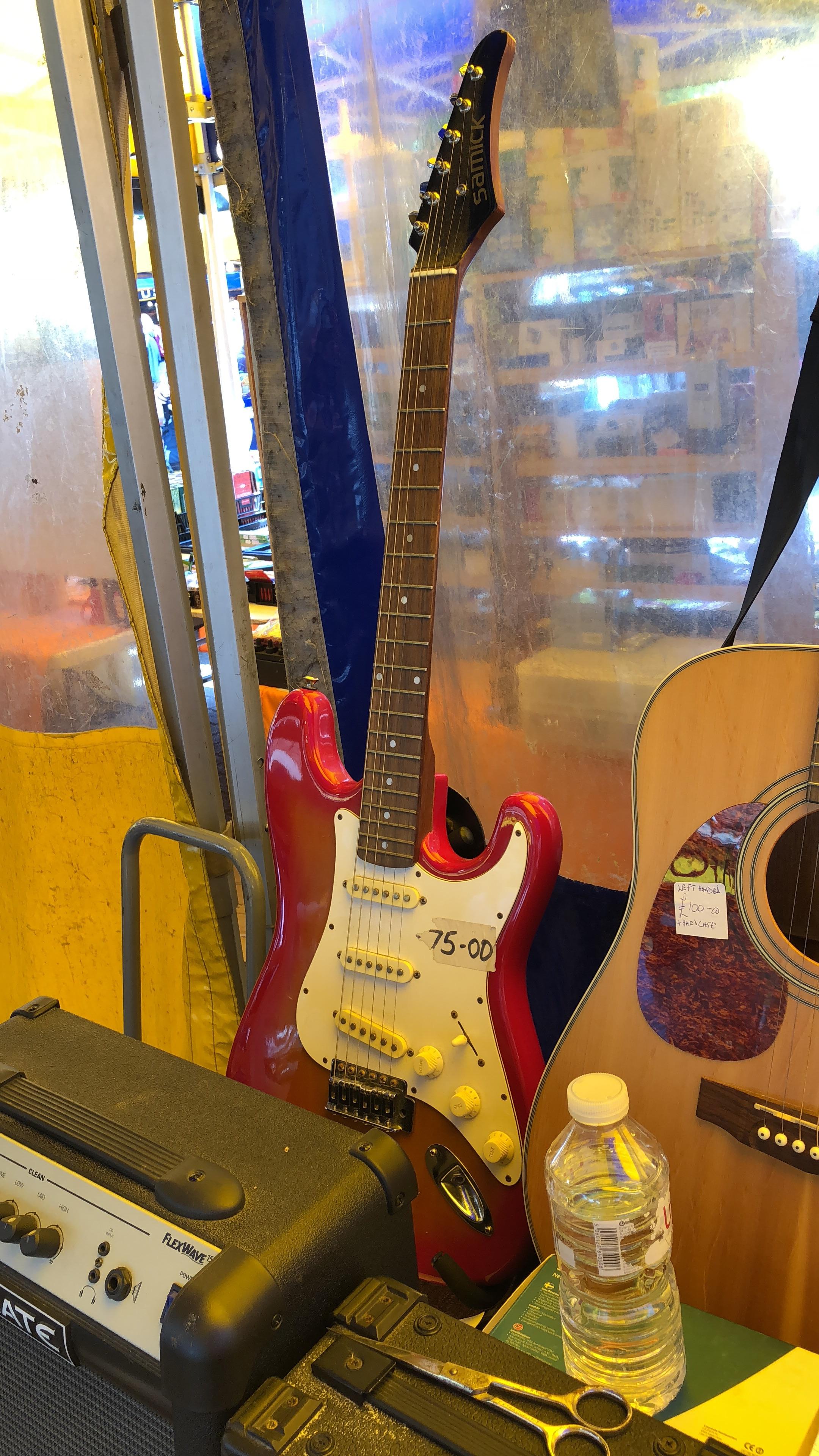 サミックのストラト？ : r/guitars