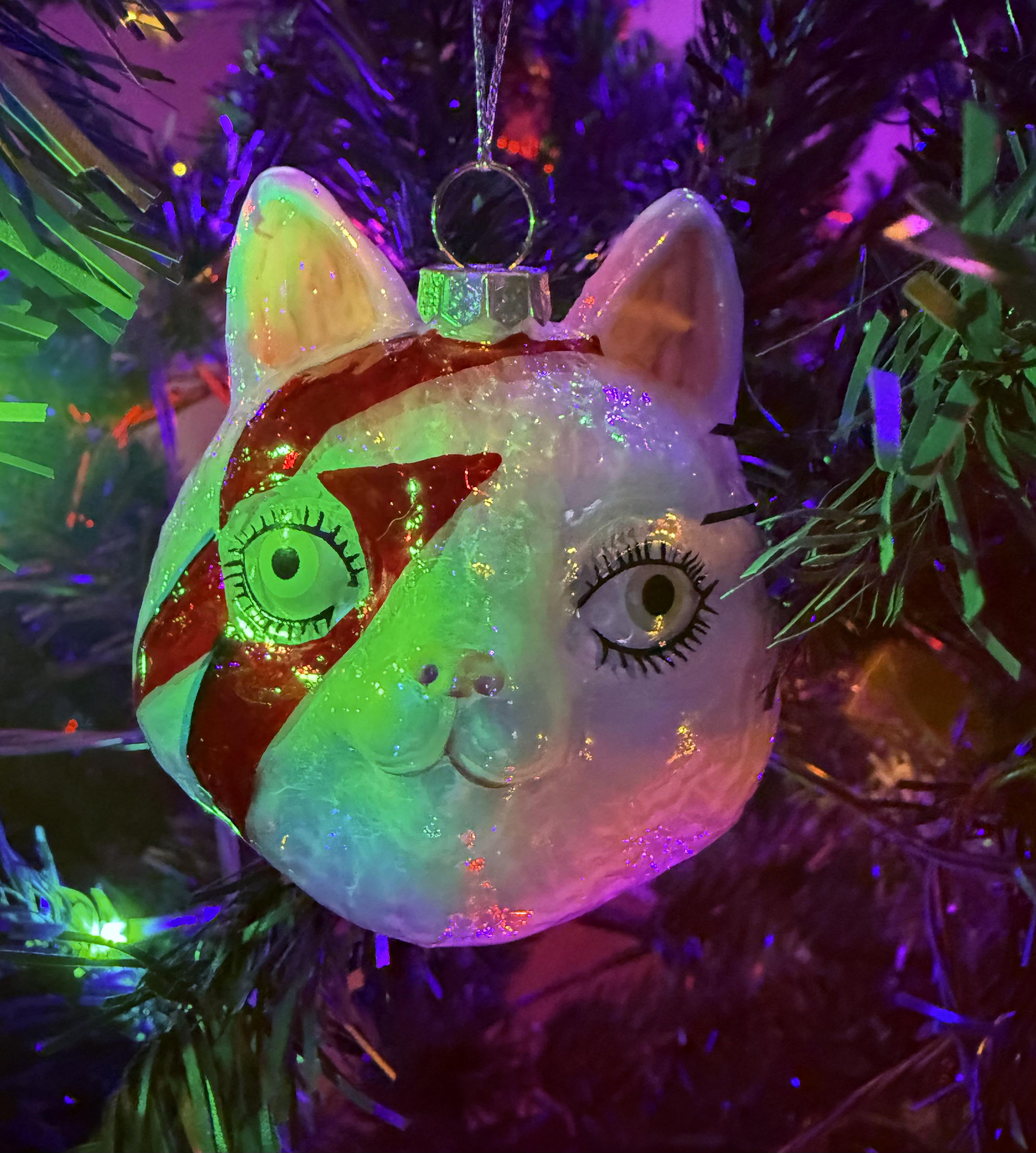 My Favorite Christmas Ornament Meowy Bowie : r/DavidBowie