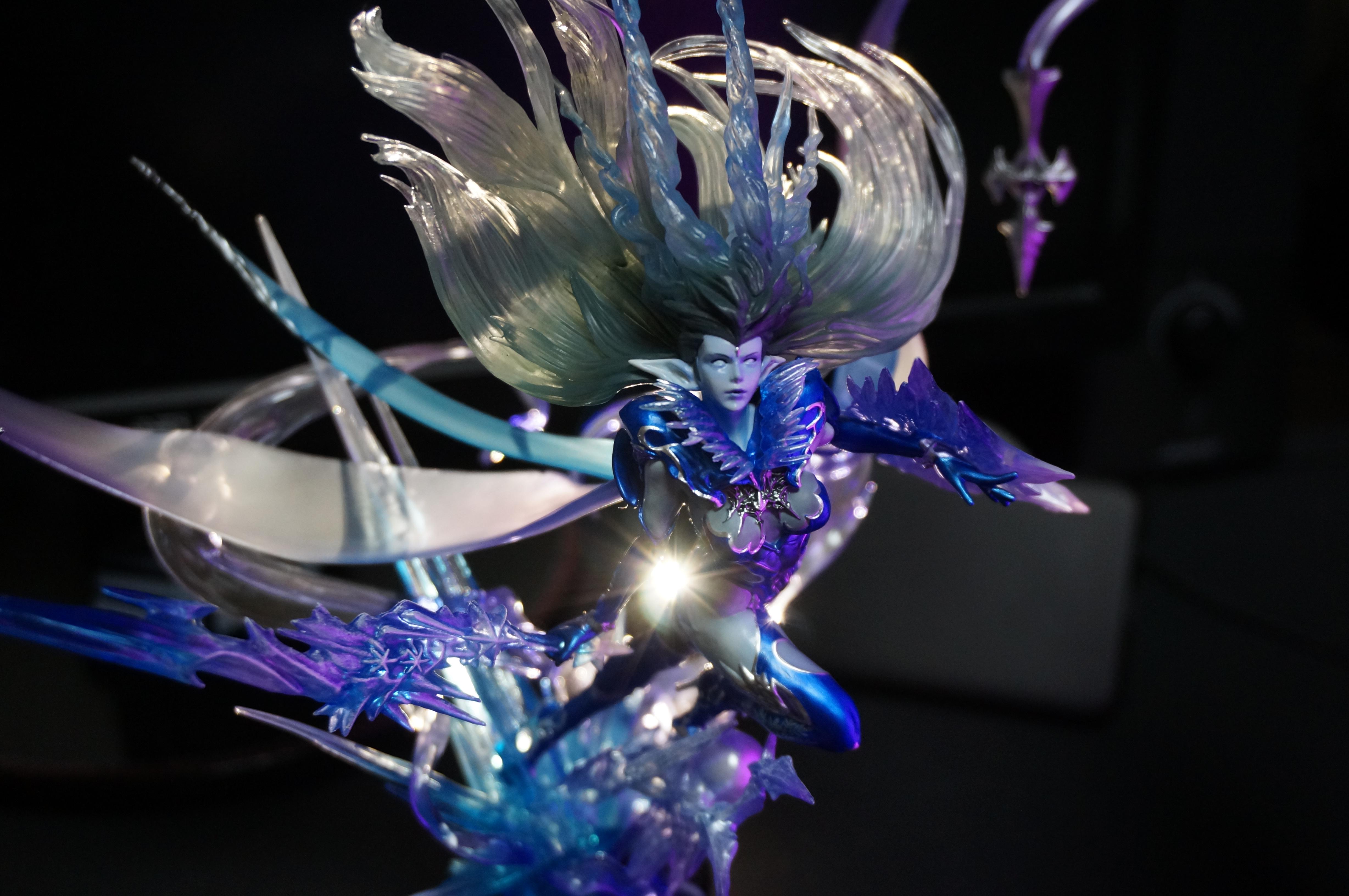 友達がFF14のメイスタークオリティのシヴァフィギュアの写真を送ってき