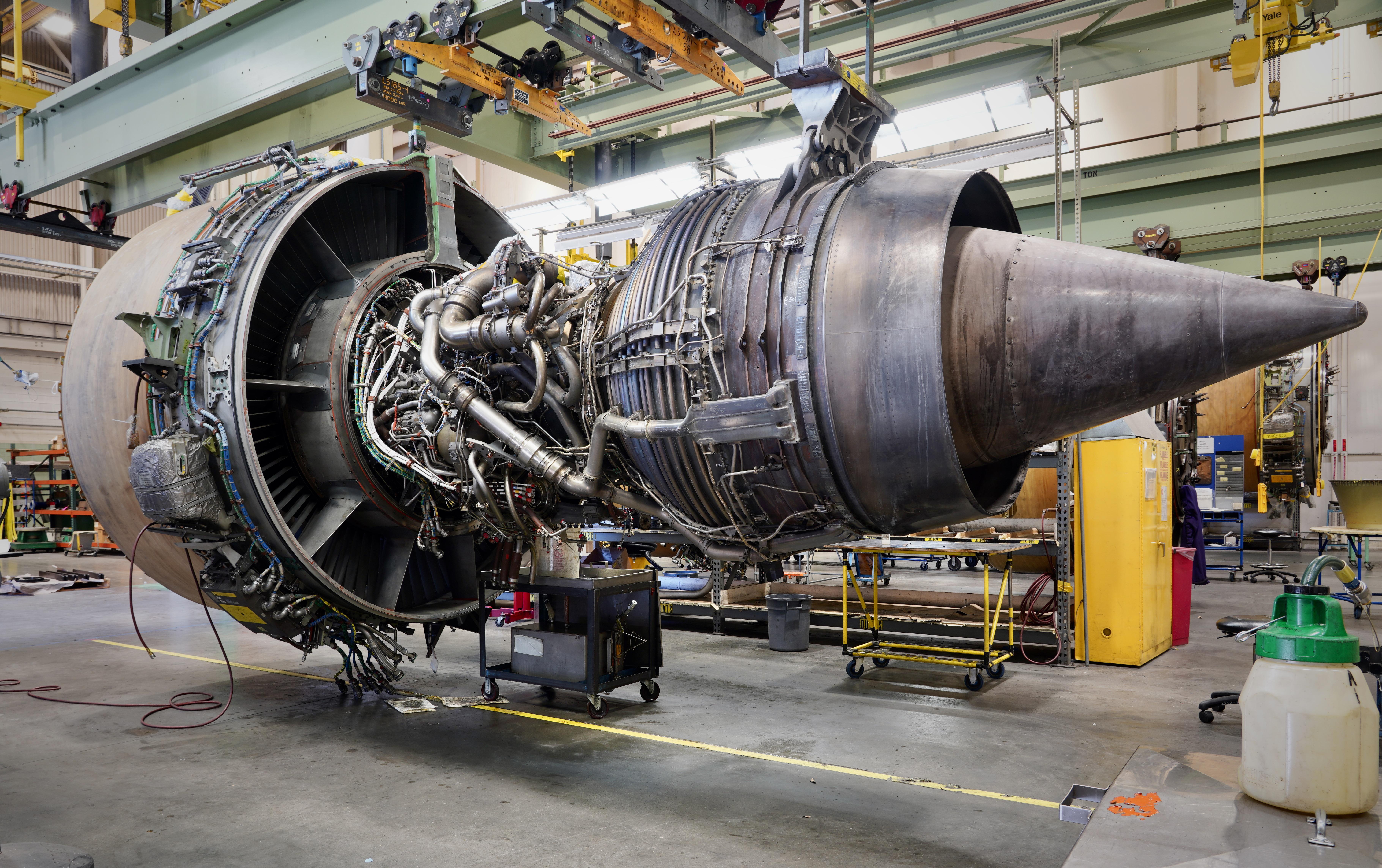 PW4000 エンジンブレード 実物航空部品｜工業インテリア Boeing PW4000