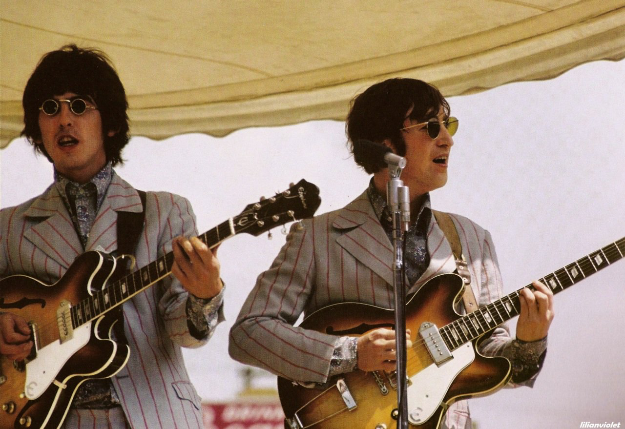 1966年、ジョージとジョンが二人ともエピフォン・カジノを弾いている