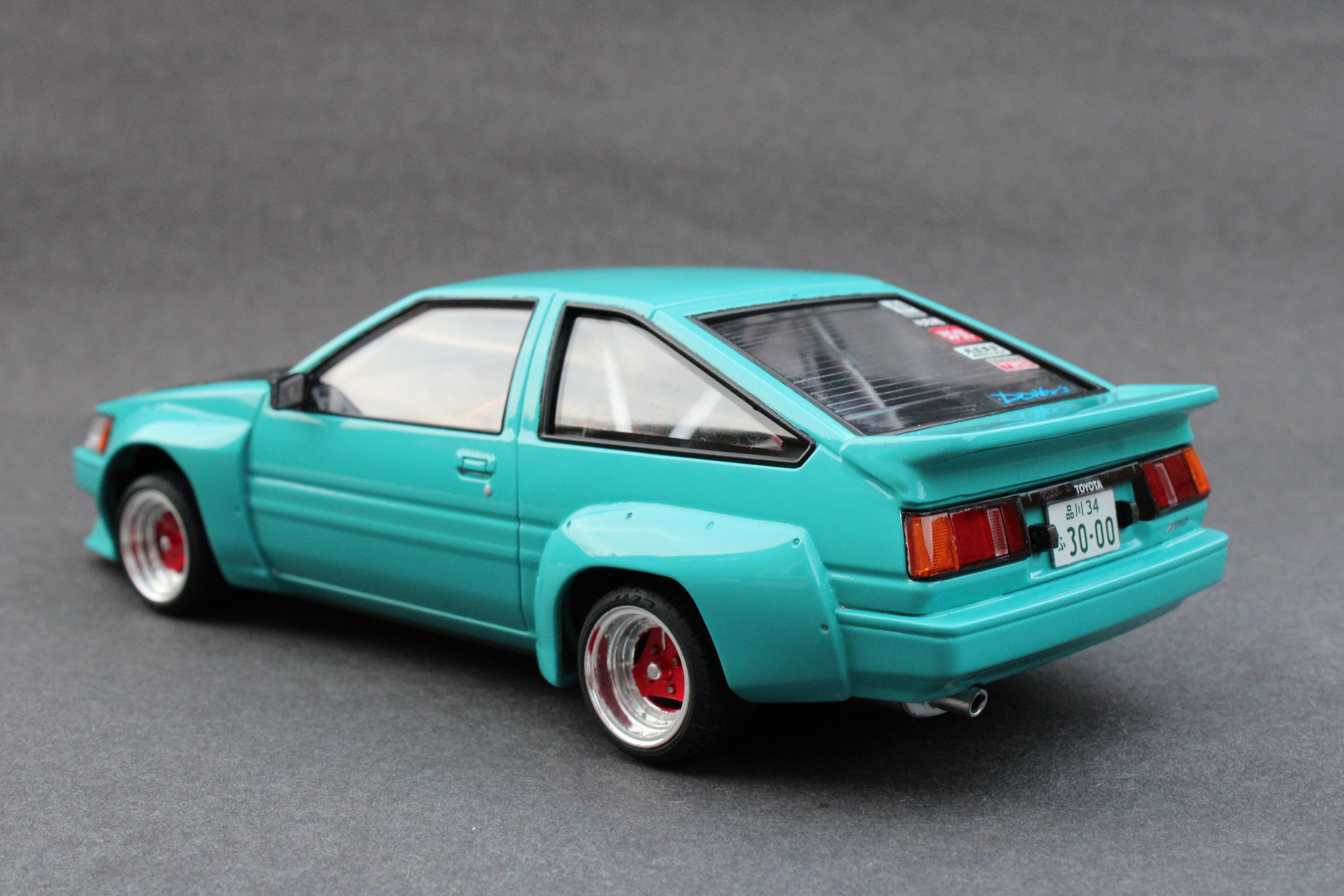 Finished up the Aoshima TRD AE86 Levin. It was not easy squeezing