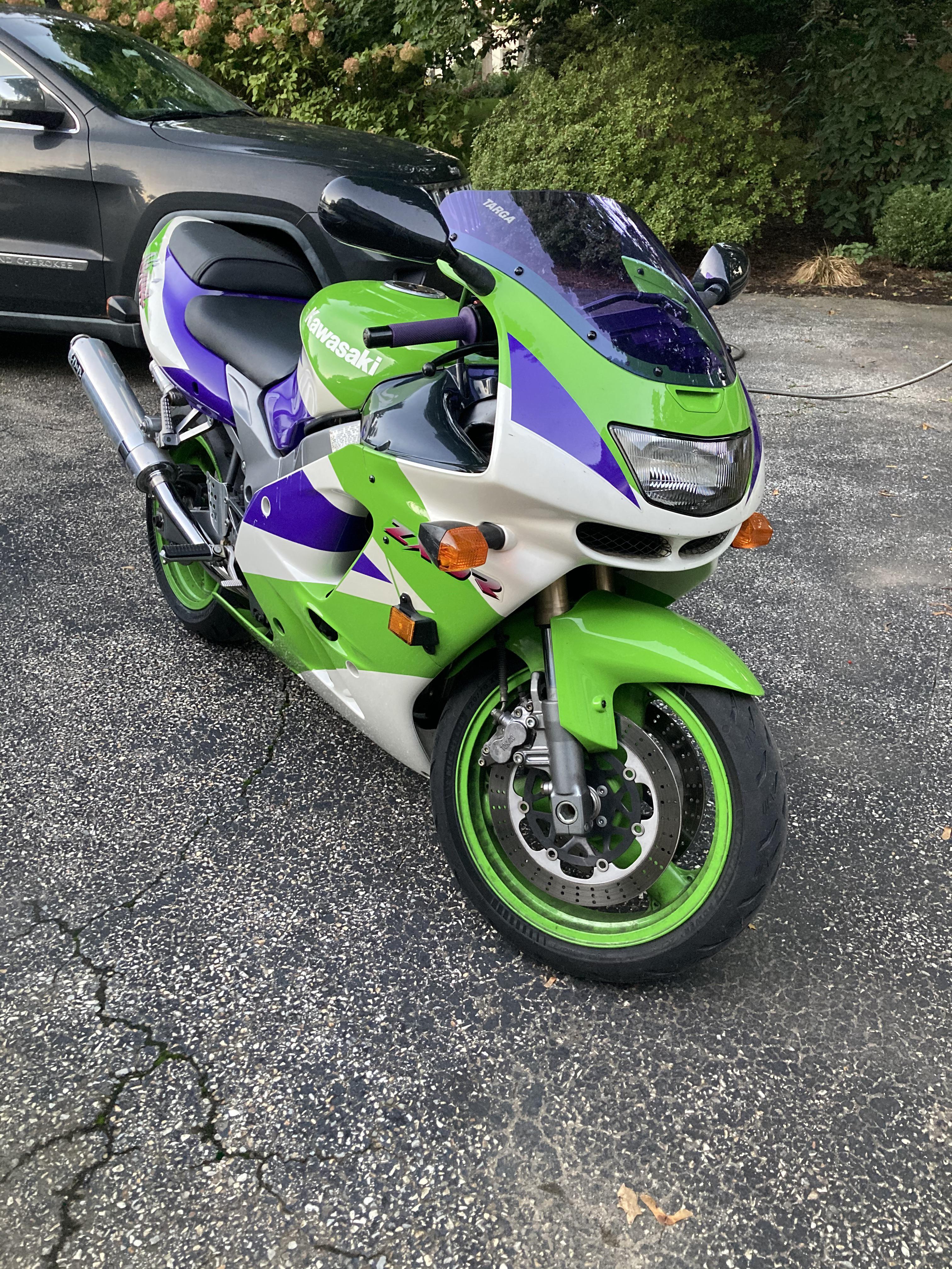 Minha segunda moto, uma zx9r de 1994 com apenas 4700 milhas! : r