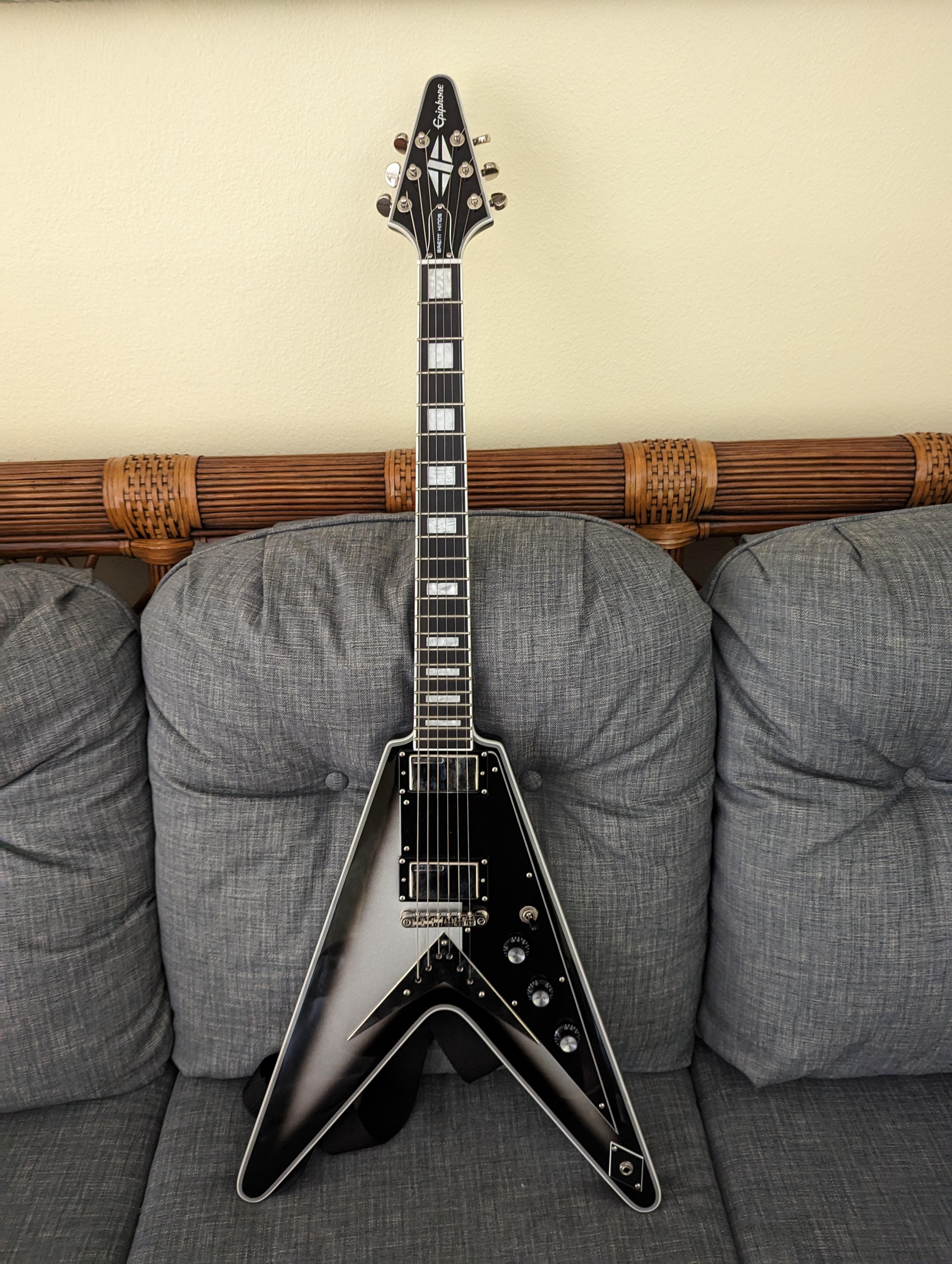 エピフォン ブレント・ハインズ フライングV カスタム : r/Epiphone