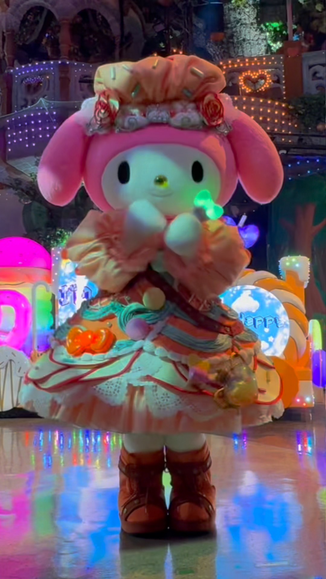 The Quest of Wonders Parade MY MELODY マイメロディ 知恵の木前