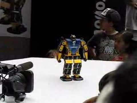 HiTEC Robonova-1 - YouTube