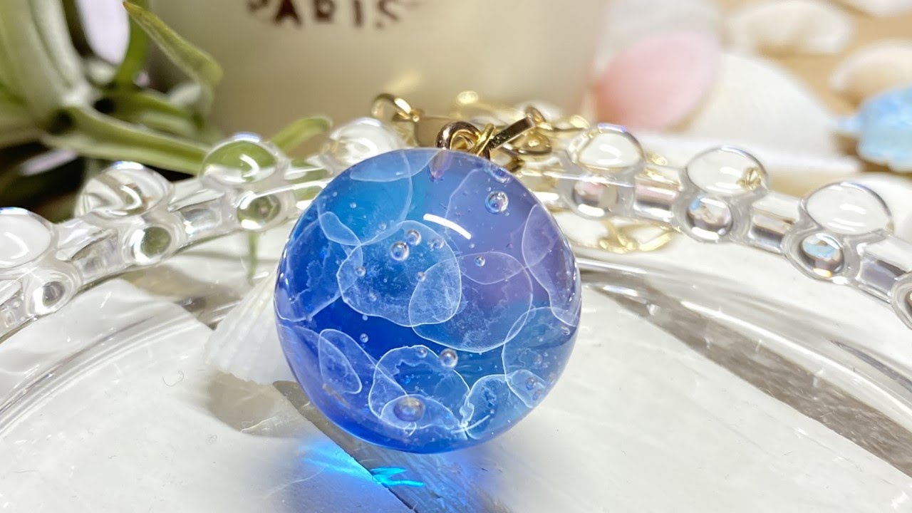 クラゲの球体レジンチャーム【DAISO材料】Jellyfish Resin DIY - YouTube