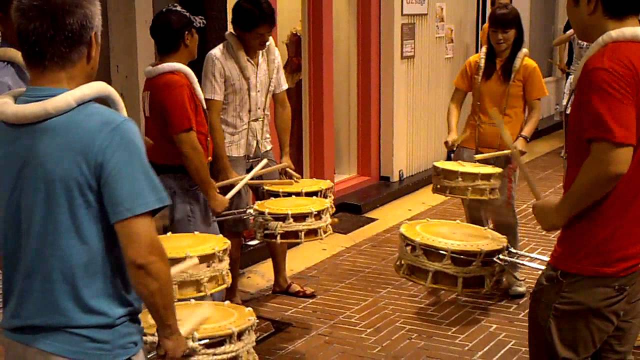 20120713阿波踊り阿呆連の練習風景「締め太鼓」 - YouTube
