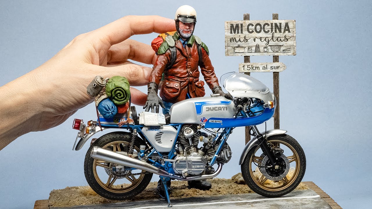 Moto Traveler Ducati 900ss Tamiya 1/12 - YouTube