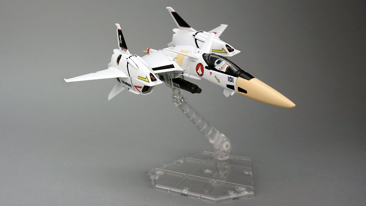 Bandai Hi-Metal R VF-4 Lightning III Review - YouTube