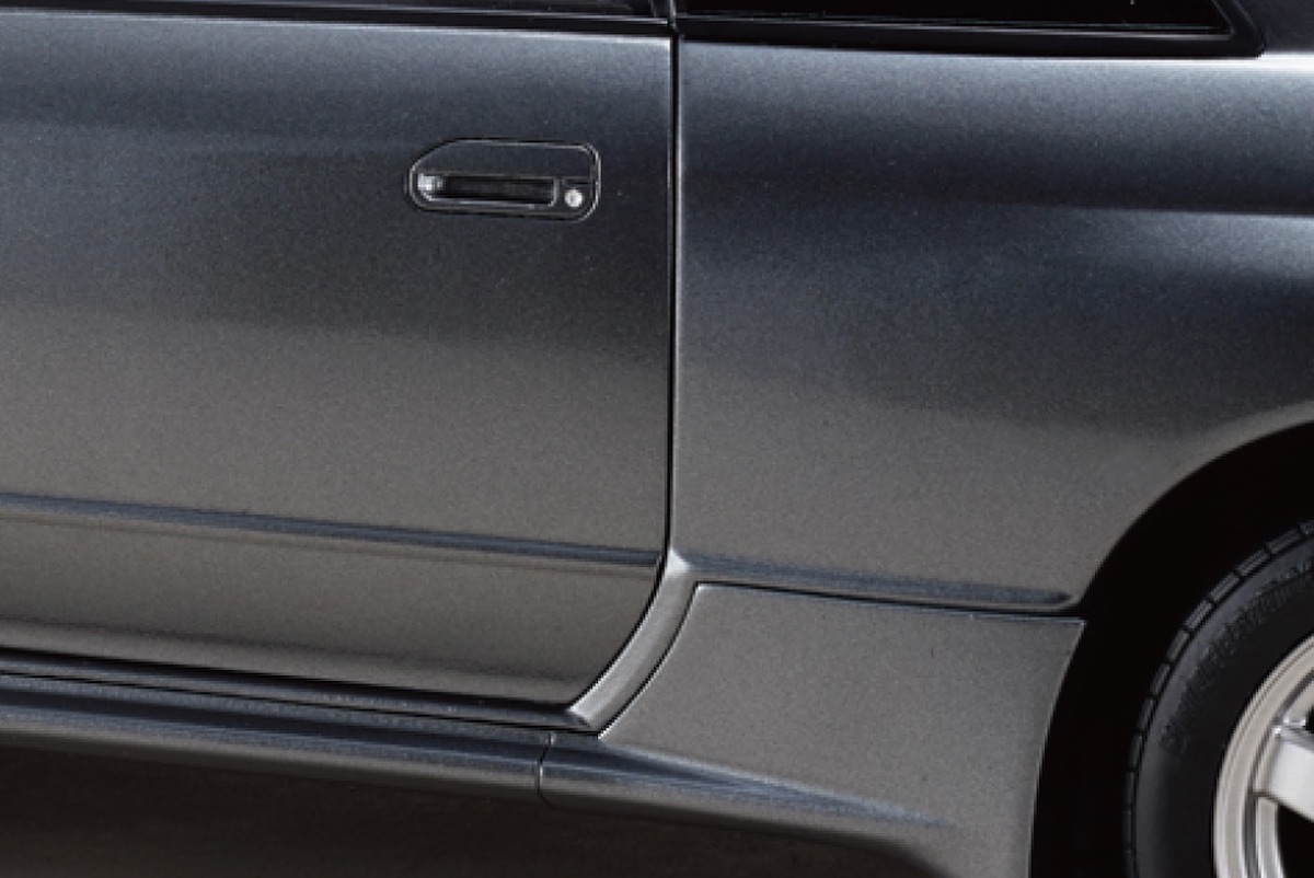 Build a huge R32 Nissan Skyline GT-R NISMO model that takes over