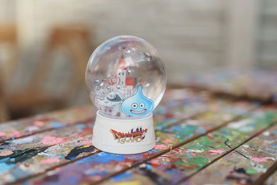 dqi_snowdome.webp?fit=960,640&