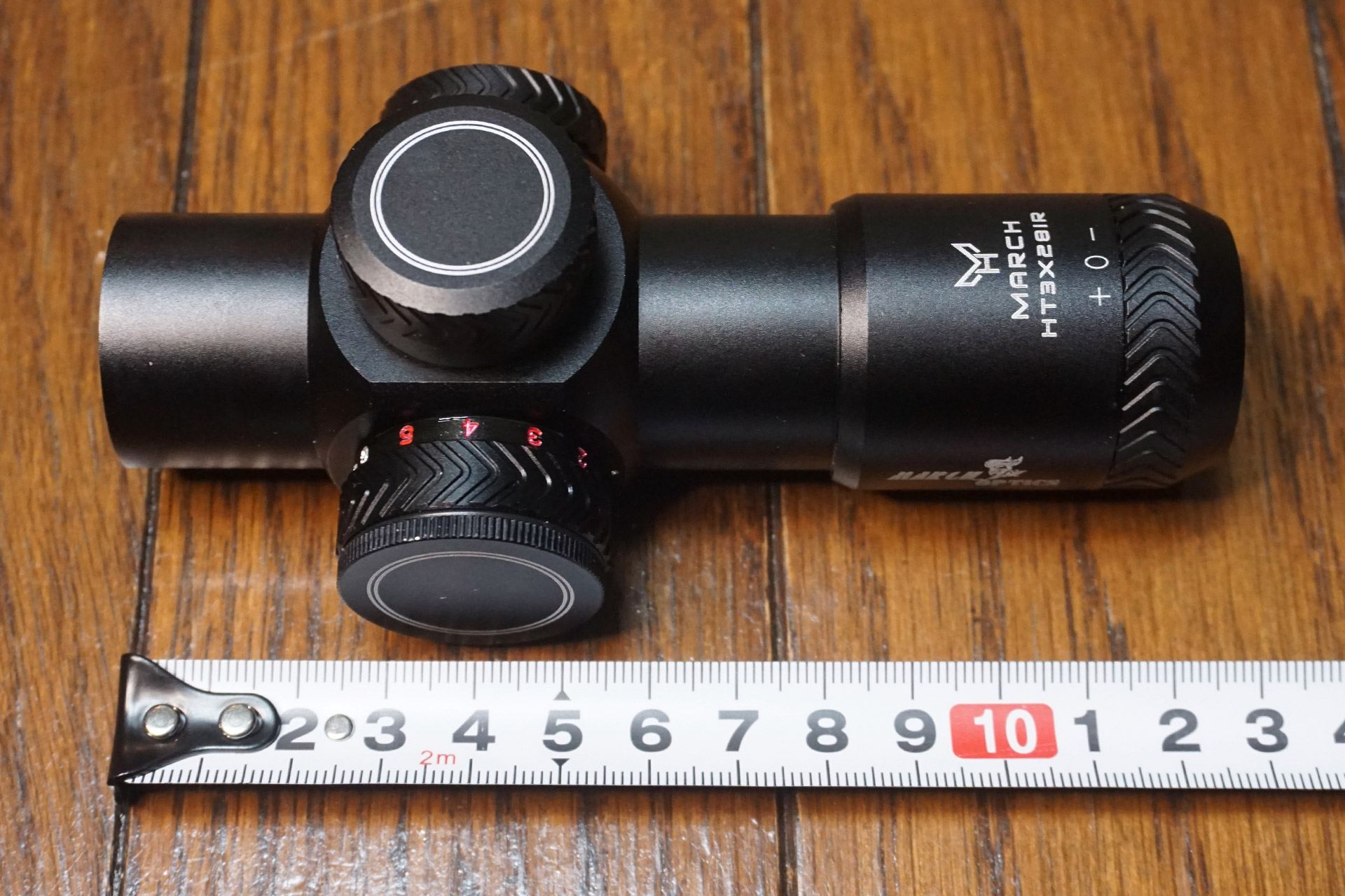 3倍固定の超小型ショートスコープ MARCH Optics AMG HD GENⅠ-H 3X28