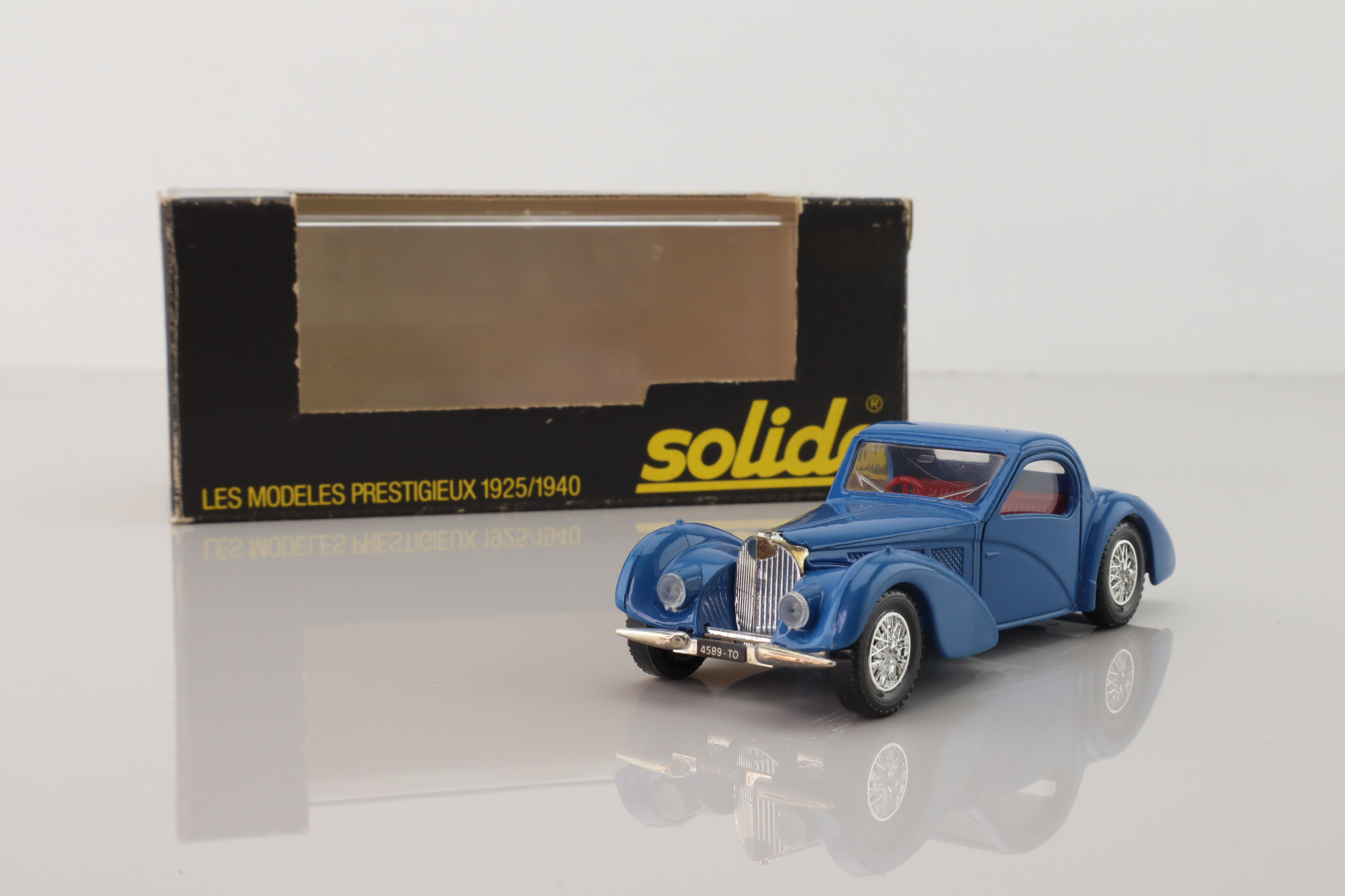 Bugatti Atalante1939年モデルSolidoフランス製ミニカー