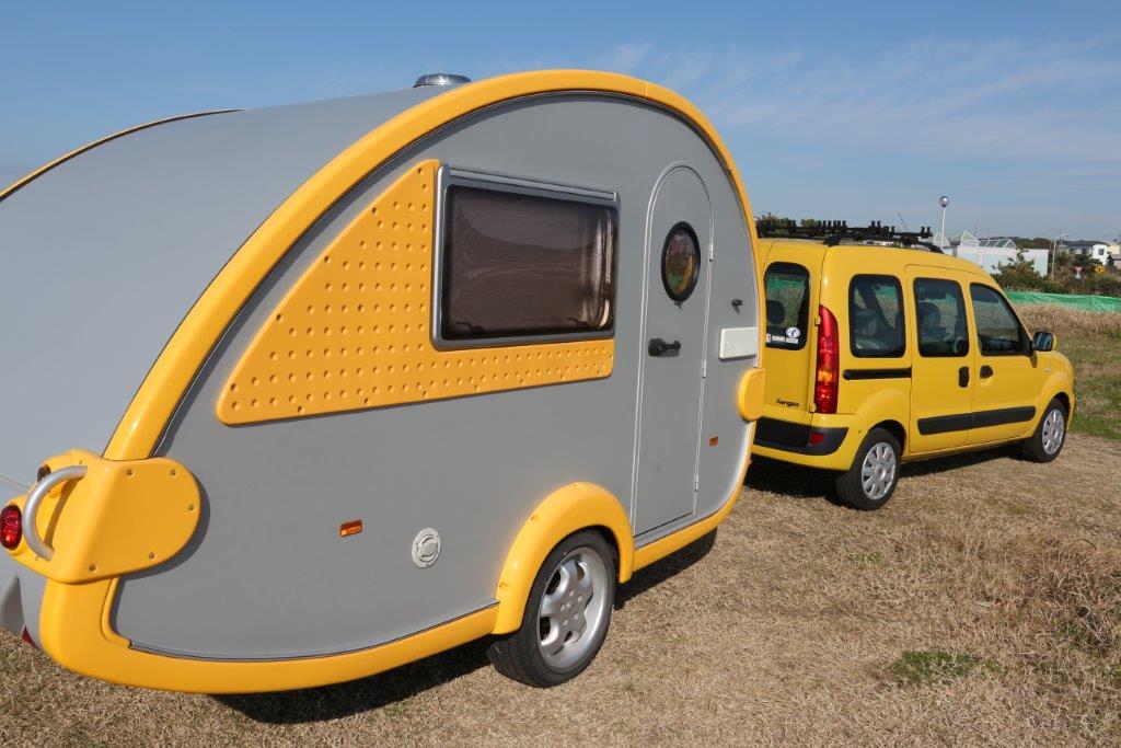 トレーラー うずらの卵とダチョウの卵 – Towing Caravan with Land Rover