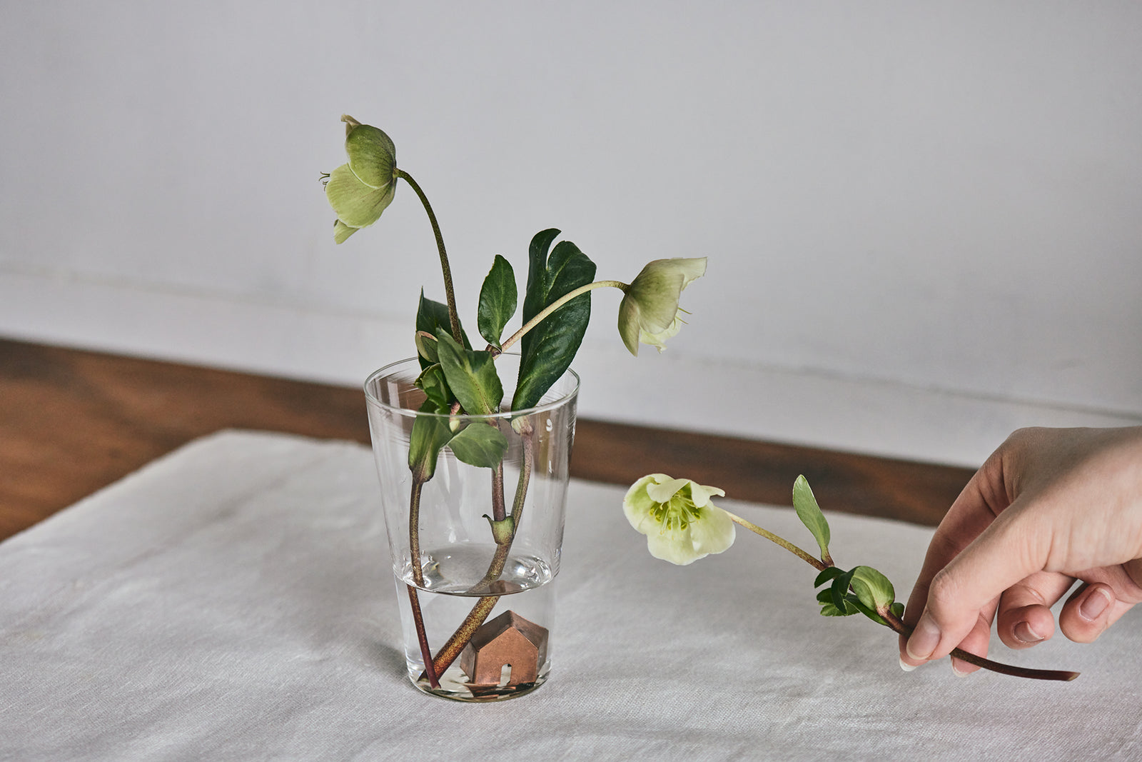 Ori（オリ）のOri House copper 花瓶に入れる小さな家のオブジェ 銅