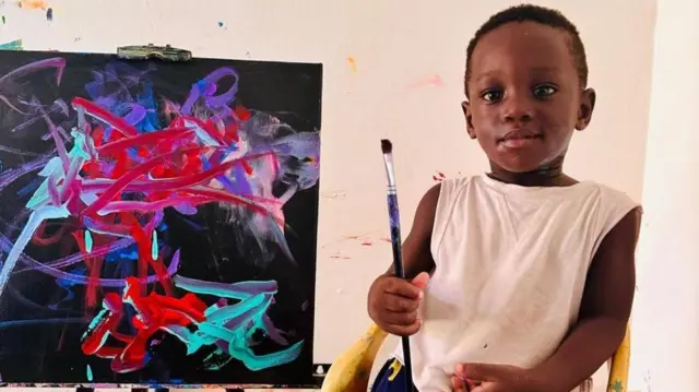 1歳半の男の子、世界最年少の男性画家に認定 ガーナ - BBCニュース