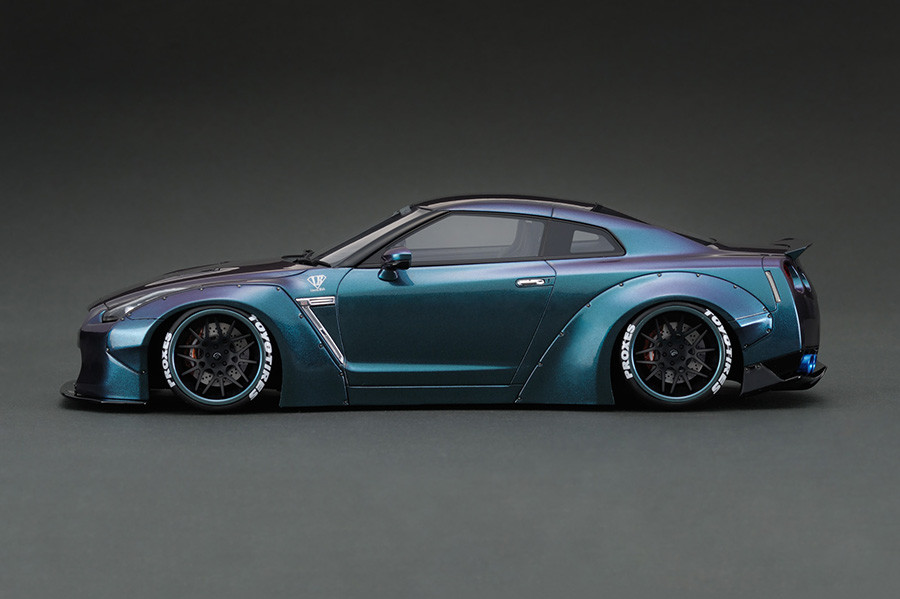 IG1033 1/18 LB-WORKS GT-R (R35) Metallic Purple / Green | LINE UP