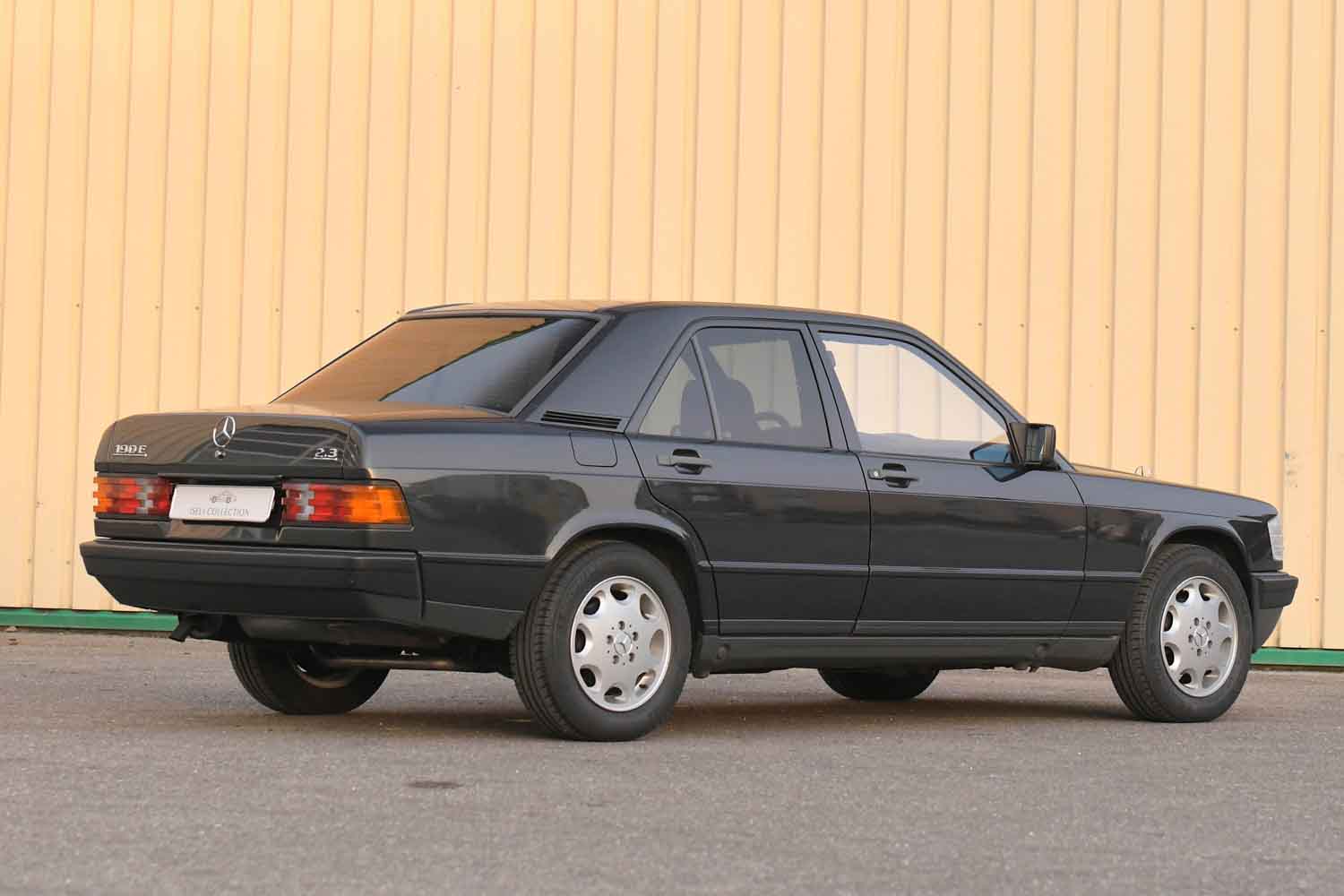 バブル時代の超人気車】メルセデス・ベンツ「190E 2.3」と「500E」の