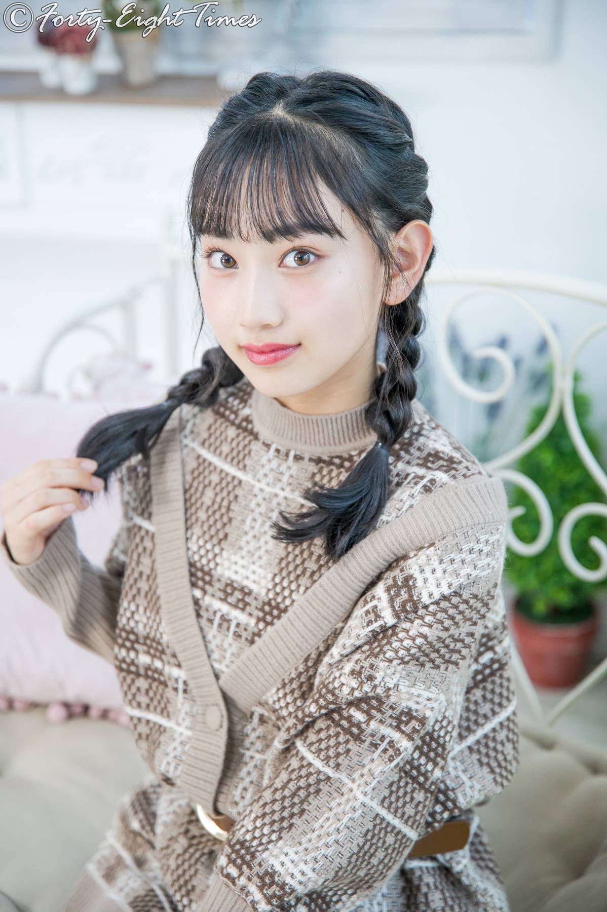 AKB48徳永羚海ソログラビア(1) 期待の美少女15歳がちょっと背伸びの