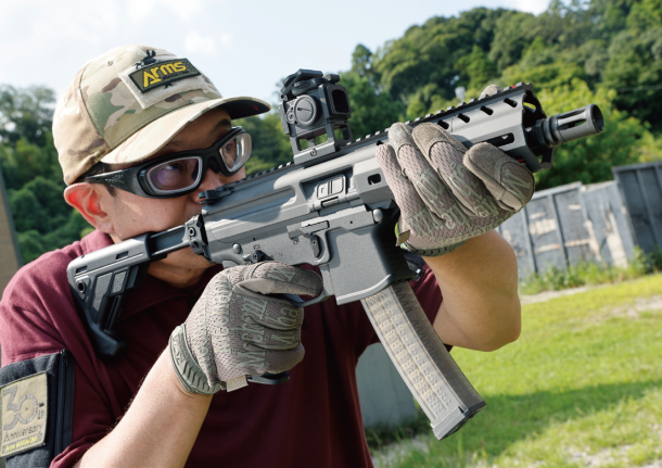 コンパクトなボディとリアルな外観で人気の「SIG SAUER ProForce MPX