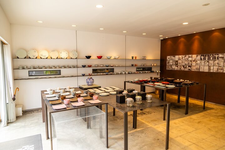 古伊万里がモダンに復活。「ARITA PORCELAIN LAB」での優雅なカフェ