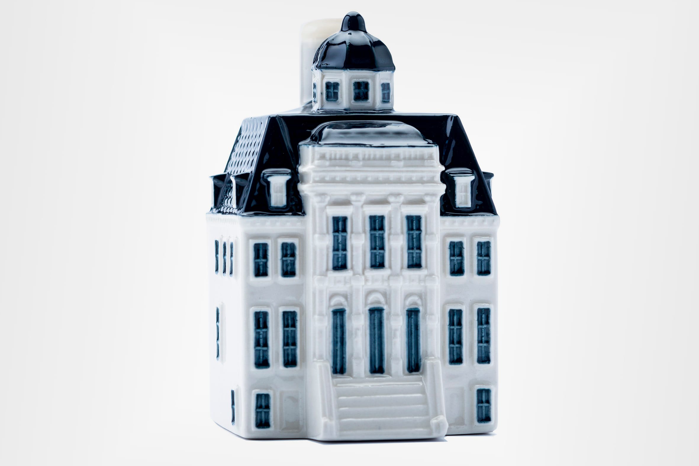 These highly prized miniature houses play a big role in KLM's history