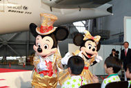JAL、東京ディズニーリゾート30周年の特別機「JAL ハピネス