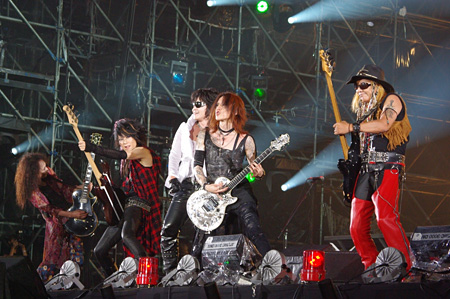 7人のX JAPAN、夢の共演。横浜2日間で13万人集結 | チケットぴあ[音楽
