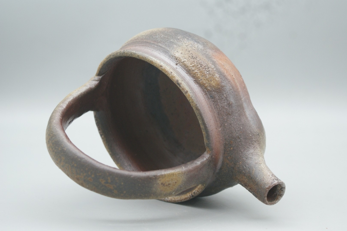 柴岡 信義 作 備前 手付注器 | 陶備堂オンラインショップ