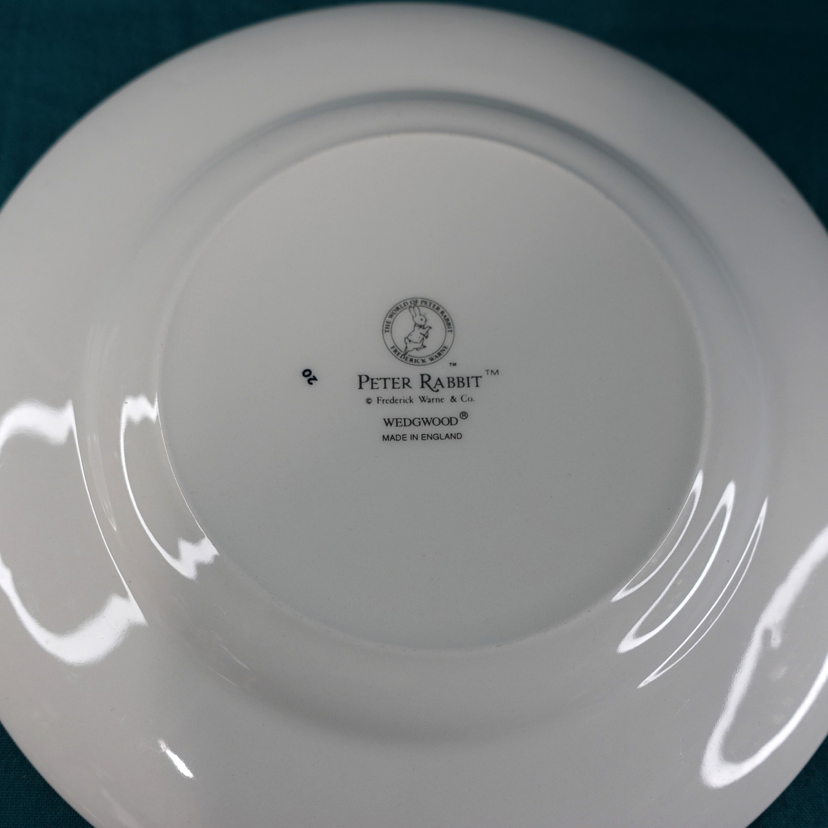 WEDGWOOD[ウエッジウッド] ピーターラビット中皿 1枚 | WE21ジャパン