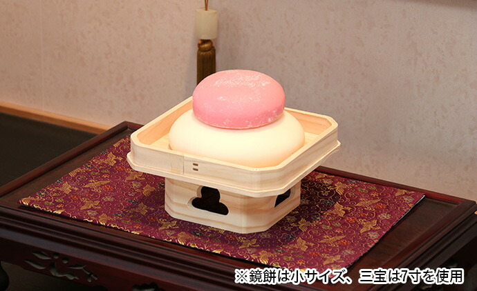 受注生産品】樹脂製お鏡餅 「大サイズ 三升重ね 紅白」 キャップ付き