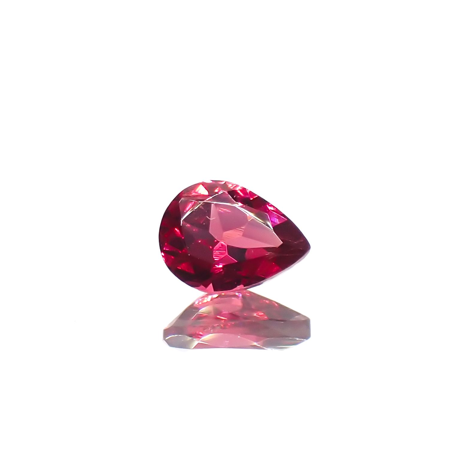 レッドスピネル(宝石名スピネル)タンザニア産 0.18ct 識別済[230522104
