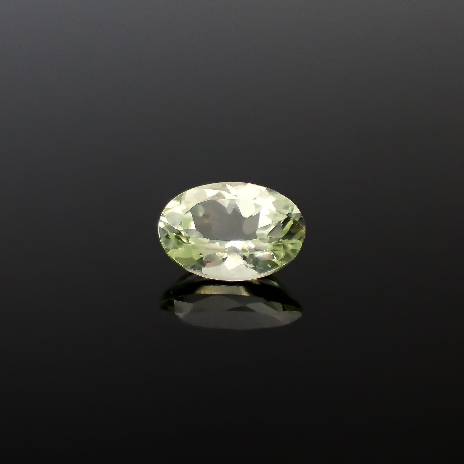クリソベリルキャッツアイ スリランカ産 0.52ct [250329924]5.8x4.1mm