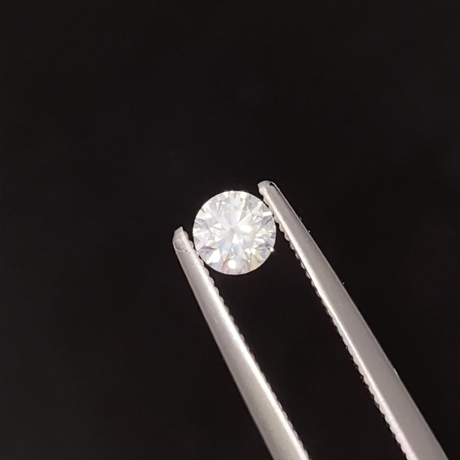 シルキーダイヤモンド 0.21ct / 3.9x3.9mm前後 [240326628] | TOP