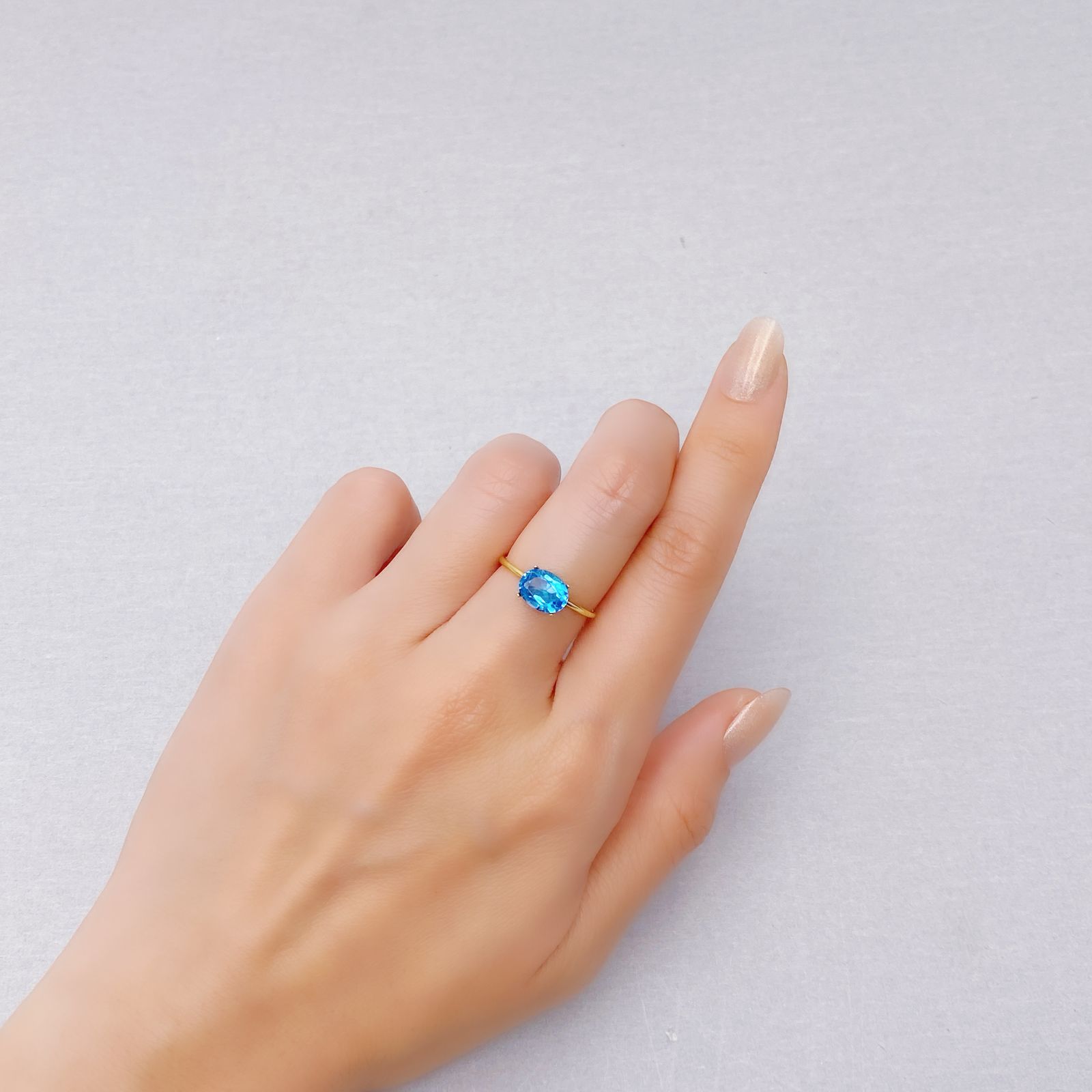 スイスブルートパーズ ブラジル産 1.98ct [241229575]8.2x6.3mm前後