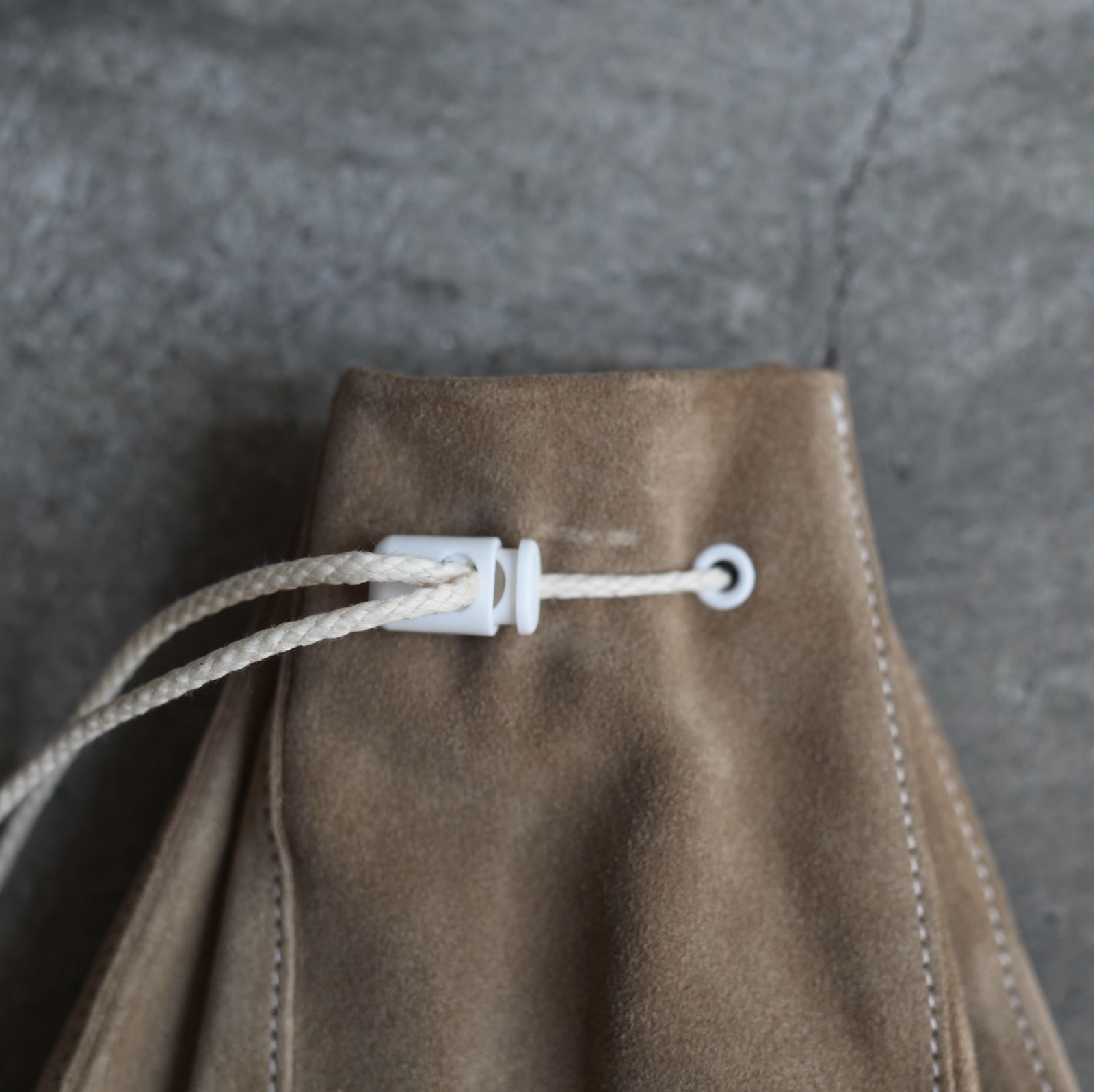 Hender Scheme - 【残りわずか】Kinchaku(BEIGE) | ACRMTSM ONLINE STORE