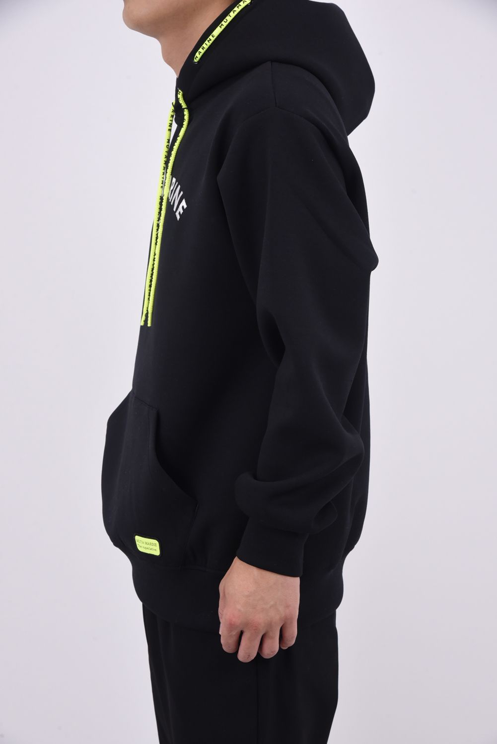 muta - 【25AW】 AROUND SPINDLE HOODIE / ダンボール素材 ブランド