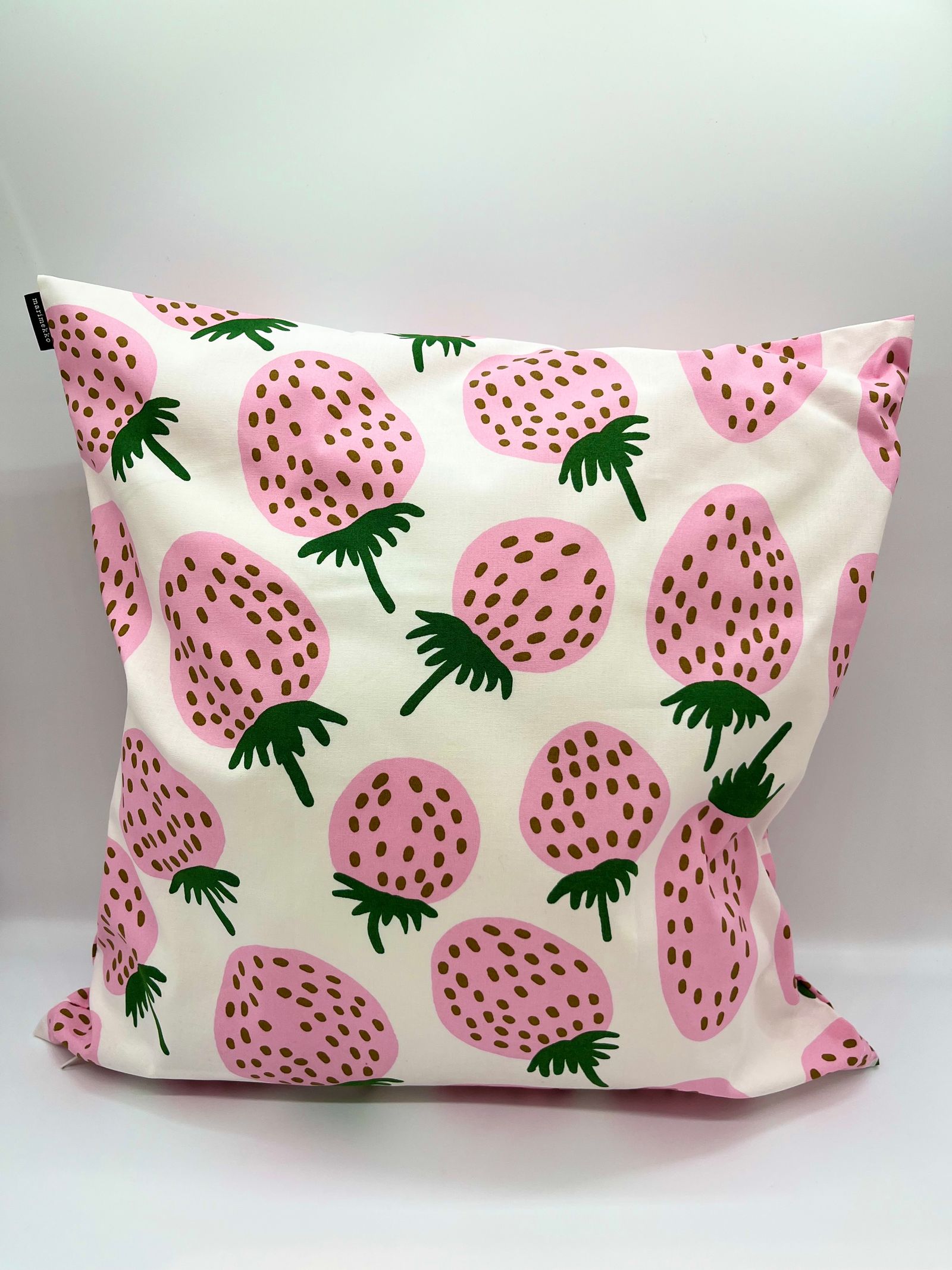 Marimekko - Mansikka マンシッカ クッションカバー 50×50 | HALLOW's