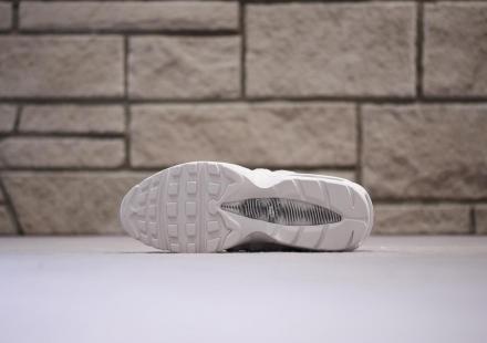 国内6月29日発売予定】 ナイキ エアマックス95 プレミアム サミット