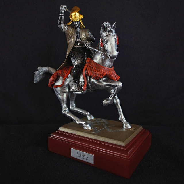 ヒストリカルフィギュア上杉謙信 本金箔仕上げ｜ポリストーン製・戦国