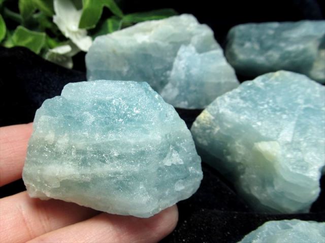 天使の石 アクアマリン ラフ原石 1個売り 重さ40g-60g 希少な非加熱